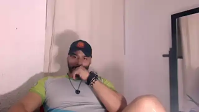 Snapshot of musclehetero chatting on June 27, 12:22 pm musclehetero online show from June 27, 12:22 pm