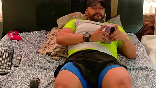 Snapshot of musclehetero chatting on June 28, 10:38 pm musclehetero online show from June 28, 10:38 pm