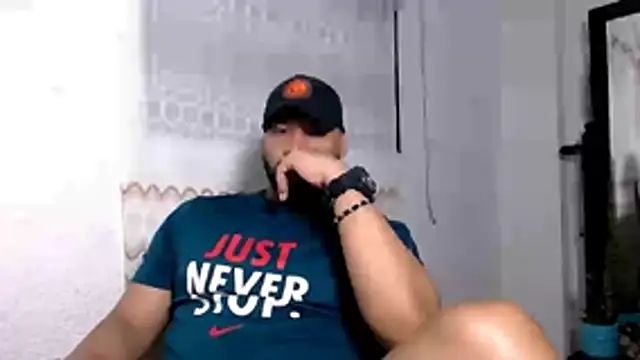 Snapshot of musclehetero chatting on July 5, 9:38 am musclehetero online show from July 5, 9:38 am