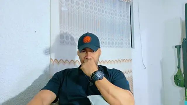 Snapshot of musclehetero chatting on July 7, 10:52 am musclehetero online show from July 7, 10:52 am