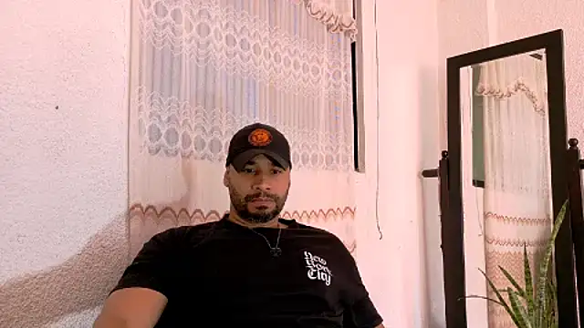 Snapshot of musclehetero chatting on July 18, 7:17 pm musclehetero online show from July 18, 7:17 pm