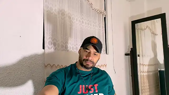 Snapshot of musclehetero chatting on July 20, 2:41 pm musclehetero online show from July 20, 2:41 pm