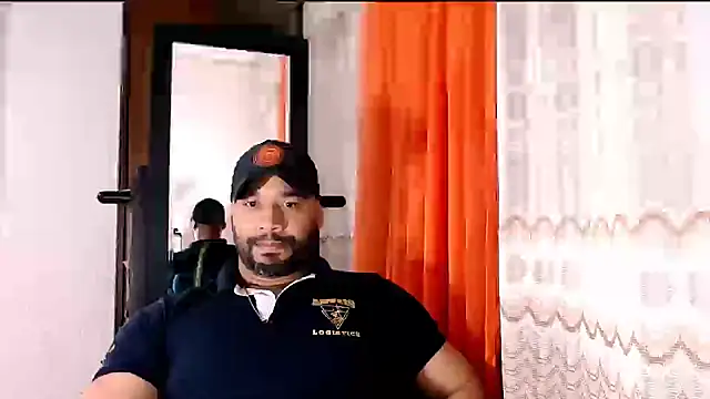 Snapshot of musclehetero chatting on July 26, 12:30 am musclehetero online show from July 26, 12:30 am