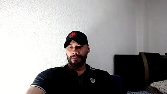 Snapshot of musclehetero chatting on July 29, 11:52 am musclehetero online show from July 29, 11:52 am