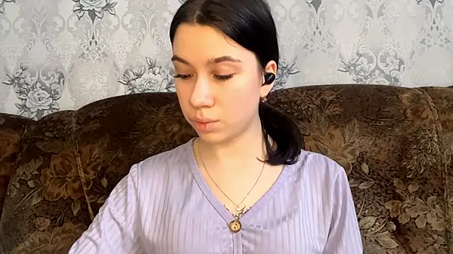 DebbiGoodknight online show from December 17, 7:47 am