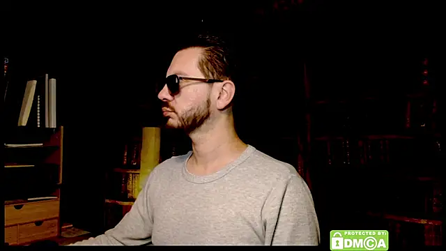 Snapshot of justshutupandwatch chatting on December 15, 4:44 pm justshutupandwatch online show from December 15, 4:44 pm