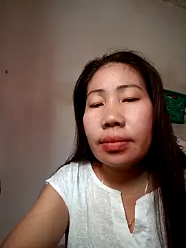 Snapshot of Reema_143 chatting on November 24, 7:52 am Reema 143 online show from November 24, 7:52 am