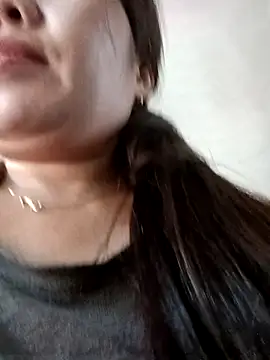 Snapshot of Reema_143 chatting on December 3, 4:09 am Reema 143 online show from December 3, 4:09 am