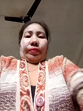 Snapshot of Reema_143 chatting on December 4, 4:44 am Reema 143 online show from December 4, 4:44 am