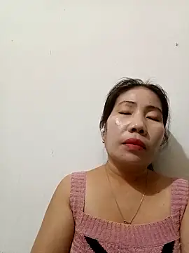 Snapshot of Reema_143 chatting on December 4, 4:48 pm Reema 143 online show from December 4, 4:48 pm