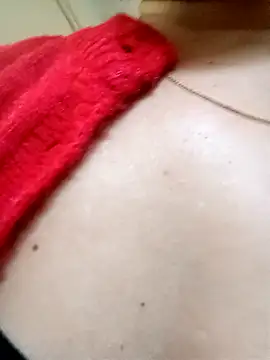 Snapshot of Reema_143 chatting on December 14, 2:17 am Reema 143 online show from December 14, 2:17 am