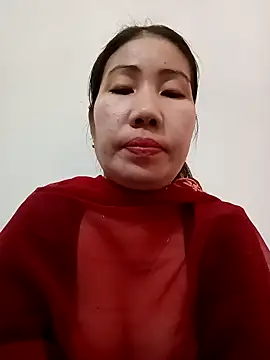 Snapshot of Reema_143 chatting on December 15, 4:06 am Reema 143 online show from December 15, 4:06 am