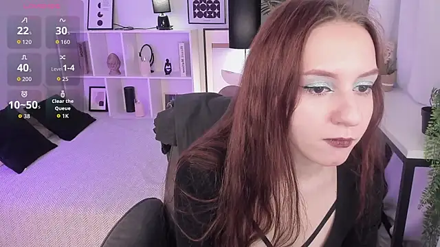 Snapshot of BeautifulSnake chatting on December 3, 8:29 pm BeautifulSnake online show from December 3, 8:29 pm