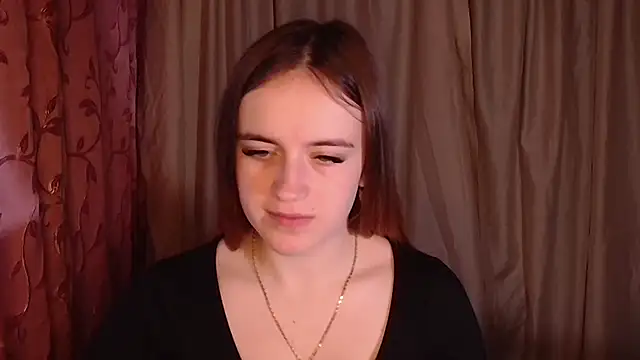 Snapshot of Illa_May chatting on December 5, 6:44 am Illa May online show from December 5, 6:44 am