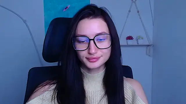 Snapshot of Stella_XO chatting on December 16, 6:29 am Stella XO online show from December 16, 6:29 am