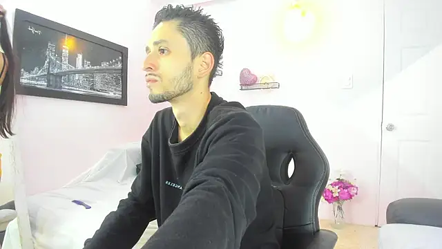 Snapshot of dracke_and_zara chatting on November 29, 11:57 am dracke and zara online show from November 29, 11:57 am