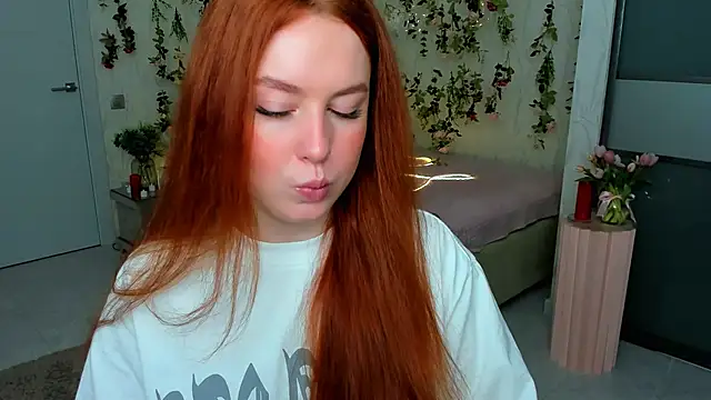 Snapshot of AirySilhouette chatting on May 29, 1:03 am AirySilhouette online show from May 29, 1:03 am