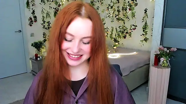 Snapshot of AirySilhouette chatting on June 3, 7:30 pm AirySilhouette online show from June 3, 7:30 pm