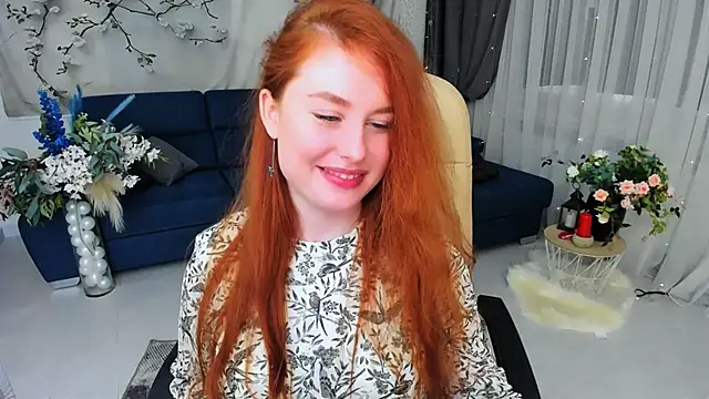 Snapshot of AirySilhouette chatting on June 11, 12:32 am AirySilhouette online show from June 11, 12:32 am