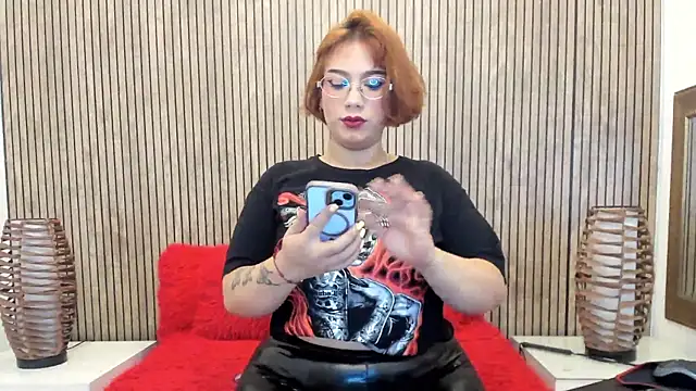 Snapshot of MillyHotsoon chatting on May 7, 3:12 am MillyHotsoon online show from May 7, 3:12 am