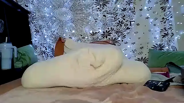 Snapshot of sareberr420 chatting on May 10, 12:32 pm sareberr420 online show from May 10, 12:32 pm