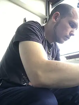 Spielzeugtwink online show from April 27, 12:47 pm