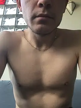 Snapshot of Spielzeugtwink chatting on August 2, 2:48 pm Spielzeugtwink online show from August 2, 2:48 pm