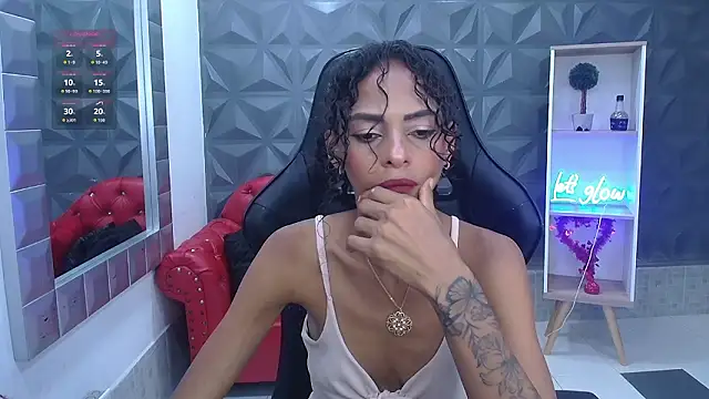 becky lynch 102 online show from March 10, 12:54 pm