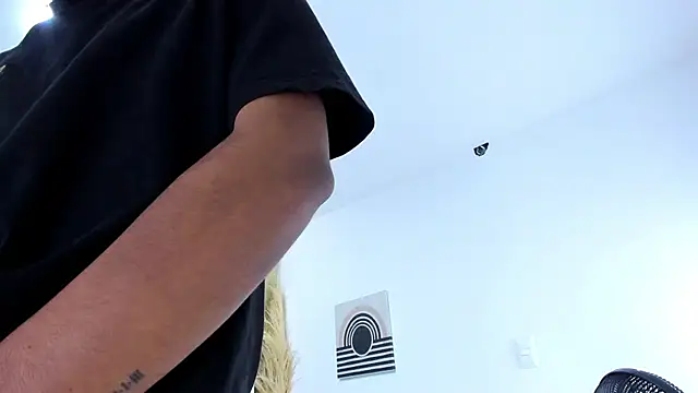 Snapshot of DamianAndMAximoo chatting on November 25, 12:16 pm DamianAndMAximoo online show from November 25, 12:16 pm