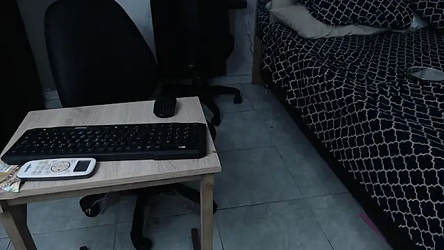 Snapshot of sweett_love_ chatting on December 3, 2:08 am sweett love online show from December 3, 2:08 am