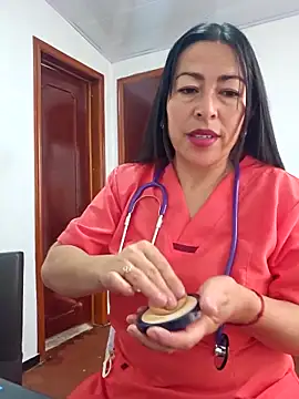 JustSamantha  online show from December 19, 1:29 pm