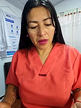 Snapshot of JustSamantha_ chatting on May 6, 10:53 am JustSamantha online show from May 6, 10:53 am