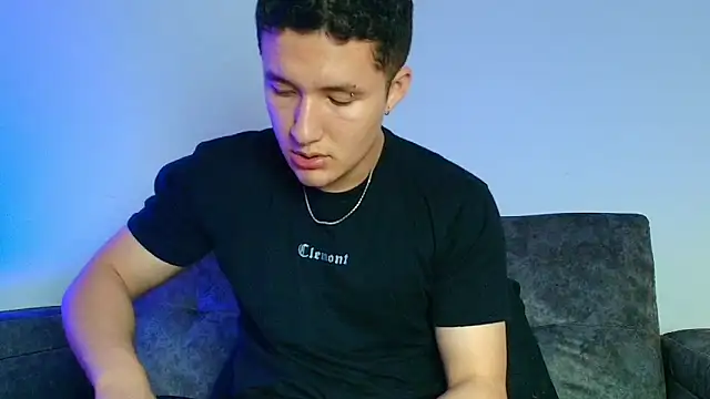 Snapshot of Ethan-Connor chatting on November 21, 8:40 pm Ethan-Connor online show from November 21, 8:40 pm