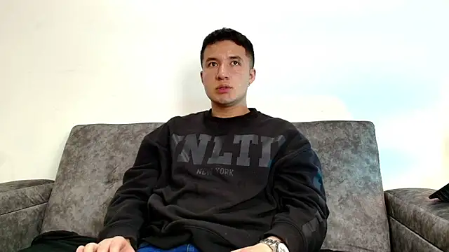 Snapshot of Ethan-Connor chatting on November 30, 8:24 pm Ethan-Connor online show from November 30, 8:24 pm