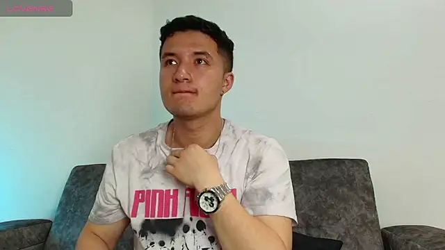 Snapshot of Ethan-Connor chatting on December 1, 8:47 pm Ethan-Connor online show from December 1, 8:47 pm