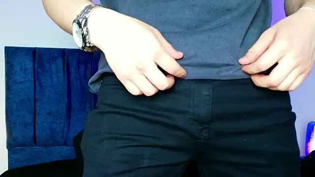 Snapshot of Ethan-Connor chatting on December 4, 8:50 pm Ethan-Connor online show from December 4, 8:50 pm