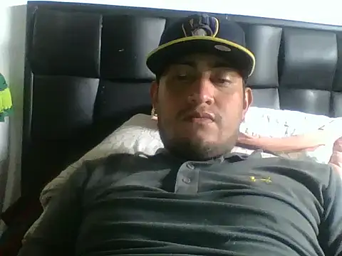 Snapshot of Minnie2013Mickey chatting on November 26, 7:15 pm Minnie2013Mickey online show from November 26, 7:15 pm