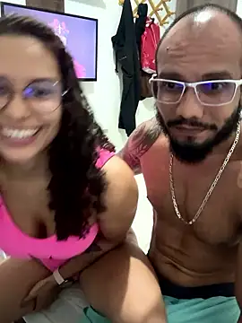 Snapshot of CasalBris4 chatting on December 17, 12:05 am CasalBris4 online show from December 17, 12:05 am