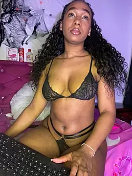 Snapshot of Annaa_Hott chatting on November 21, 6:23 am Annaa Hott online show from November 21, 6:23 am