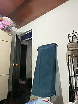 Snapshot of Annaa_Hott chatting on December 1, 7:13 am Annaa Hott online show from December 1, 7:13 am