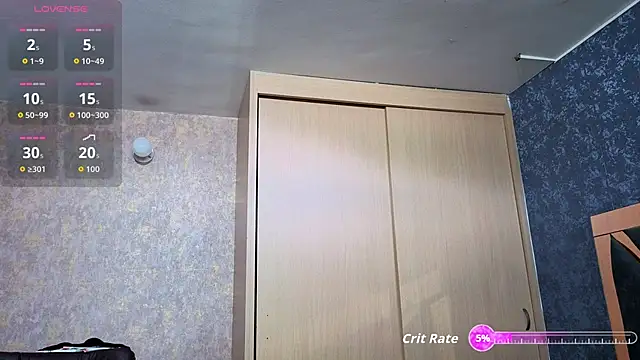Snapshot of alicee_foox chatting on May 27, 6:49 pm alicee foox online show from May 27, 6:49 pm
