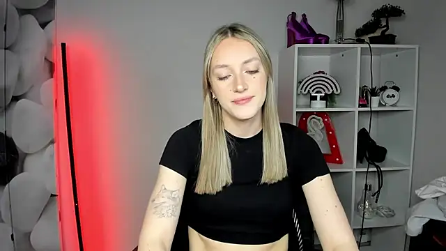 EvelynBlond online show from February 16, 6:42 am