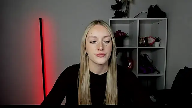EvelynBlond online show from July 6, 12:46 pm