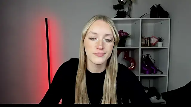 EvelynBlond online show from July 8, 12:31 pm