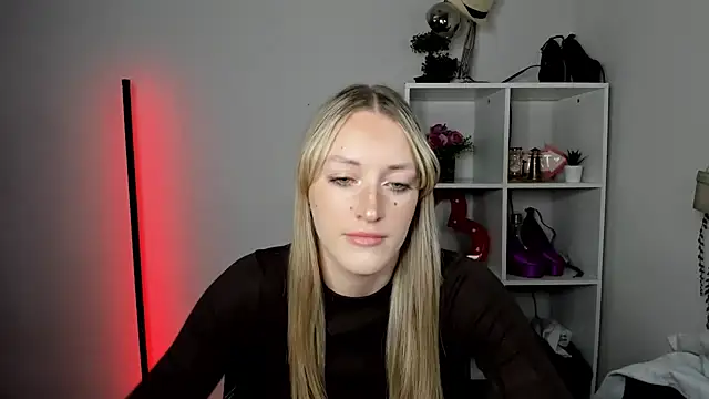 EvelynBlond online show from July 15, 12:32 pm