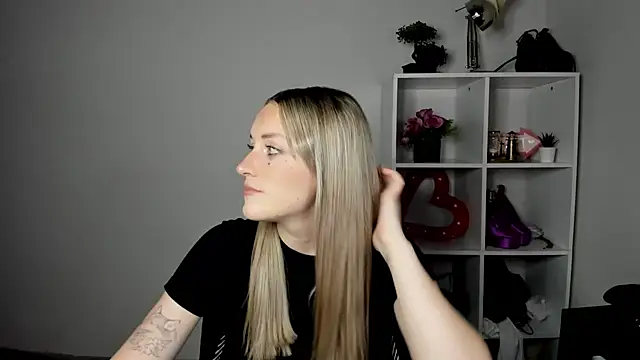 EvelynBlond online show from July 22, 12:41 pm
