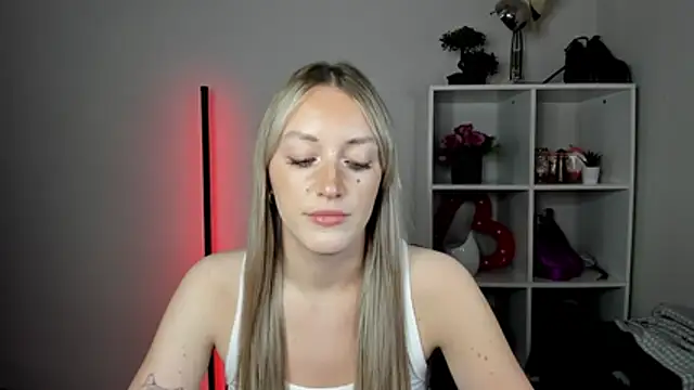 EvelynBlond online show from July 28, 3:21 pm