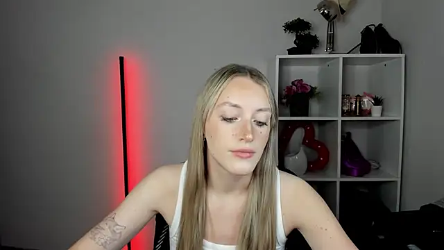 EvelynBlond online show from July 30, 12:48 pm