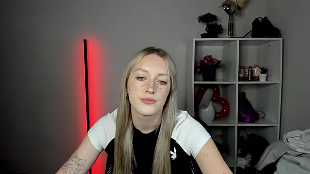 EvelynBlond online show from July 31, 12:48 pm