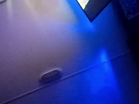 Snapshot of jbrown334 chatting on February 27, 12:43 am jbrown334 online show from February 27, 12:43 am